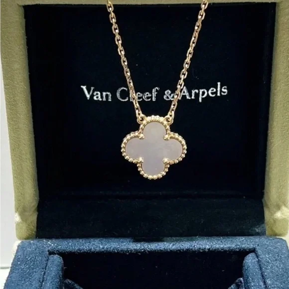Authentic Van Cleef & Arpels Vintage Alhambra 18K Gold Necklace - Picture 2 of 4